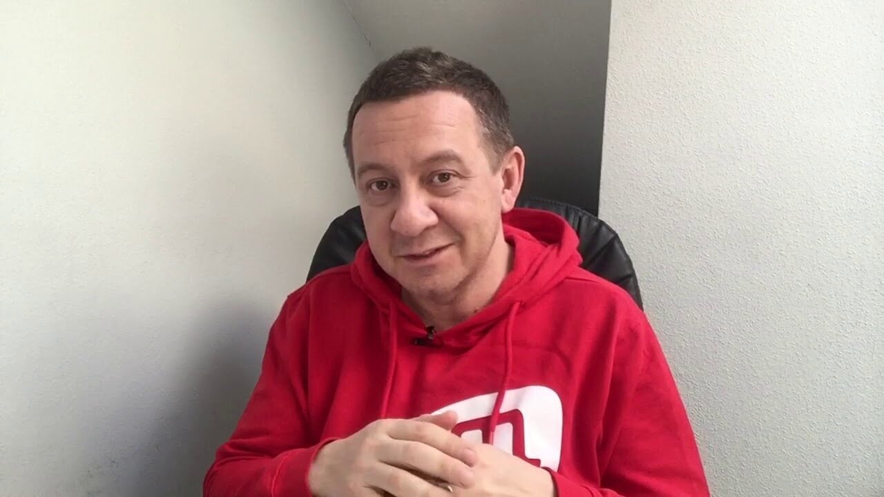 С 8 марта! Пусть оно не будет последним «женским днем» до большой войны