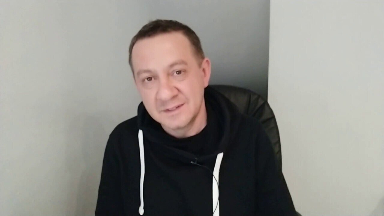 Превращение выборов президента  в шоу — очень не ко времени и не к месту